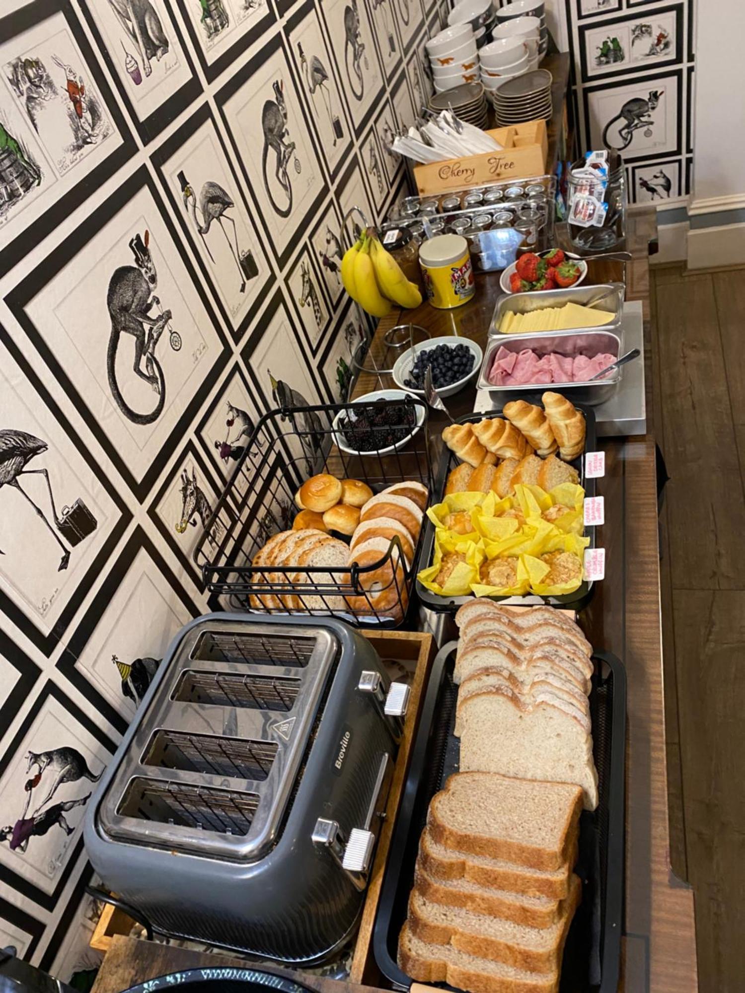 The Cherry Tree Guest House Eastbourne Ngoại thất bức ảnh